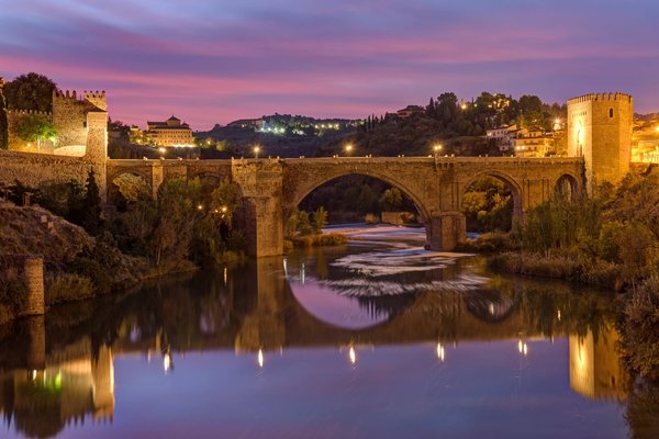 Les meilleures expériences de dégustation de vins et de tapas pour un EVG à Madrid